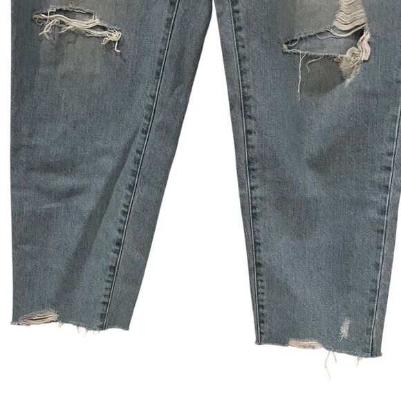 Uniqlo light wash distressed jeans. Size 26 - Picture 8 of 8